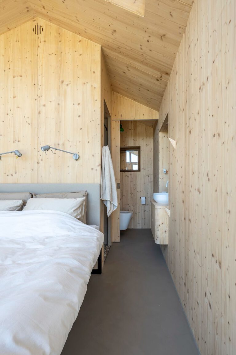 whatsapp image 2025 10 03 at 14.36.03 (4)